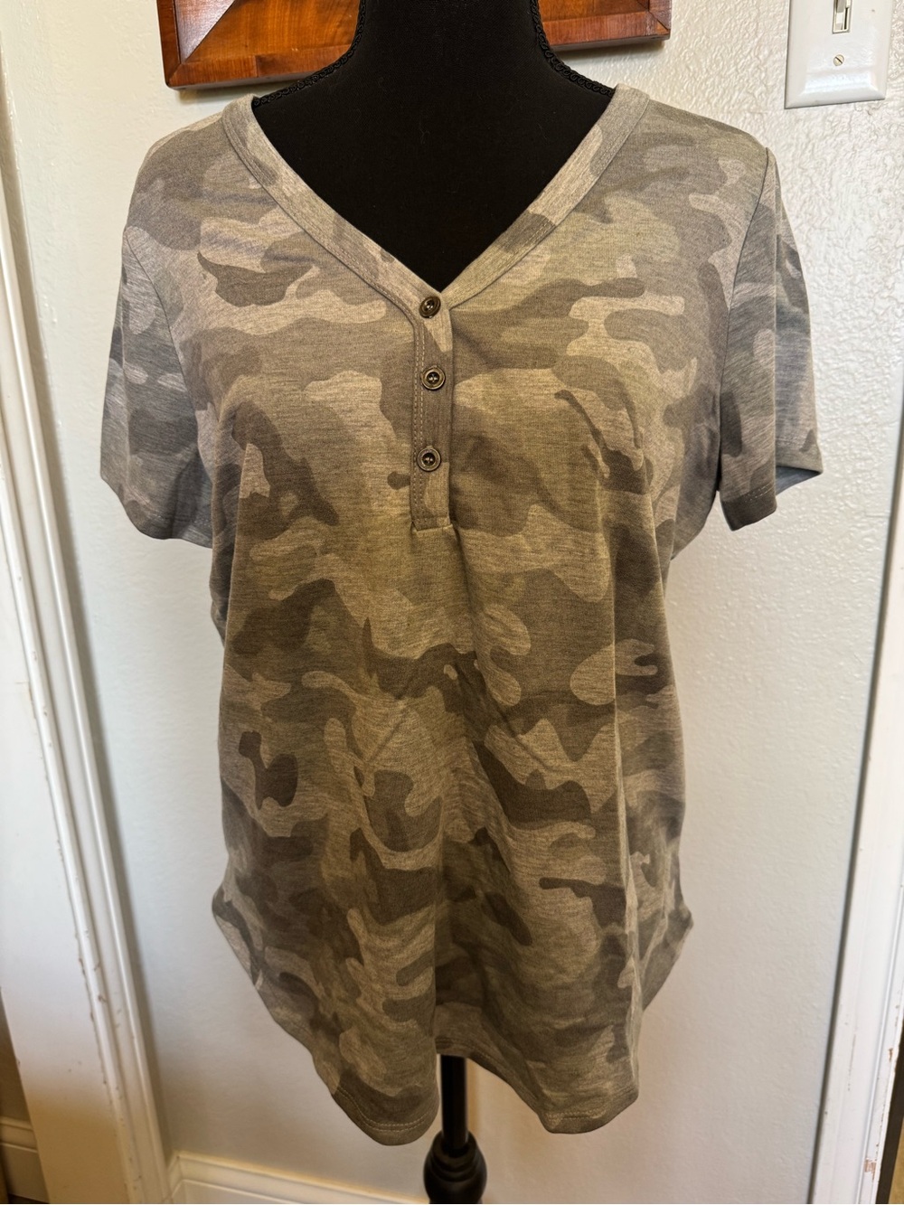 Jane and Delancey Gray Camo Short Sleeve Henley Tee